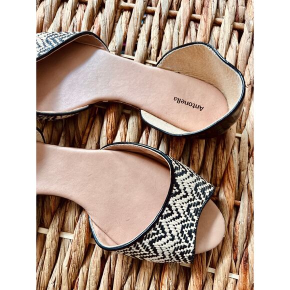 Antonella Peep-Toe Flat Sandals, Size 8 - Picture 4 of 8